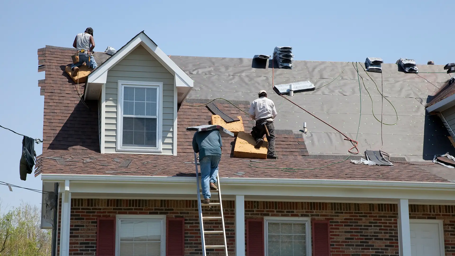6 Benefits of Working With a Family-Owned Roofing Company